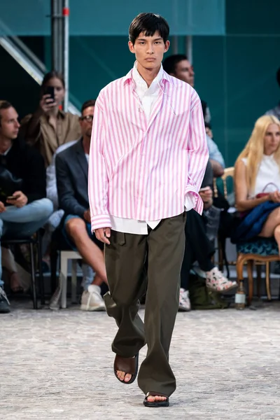 Look 7